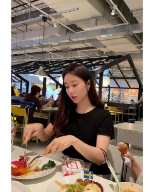 Han Geu-ru Instagram - 나들이 😄