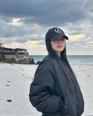 Han Jae-in Instagram - 🖤