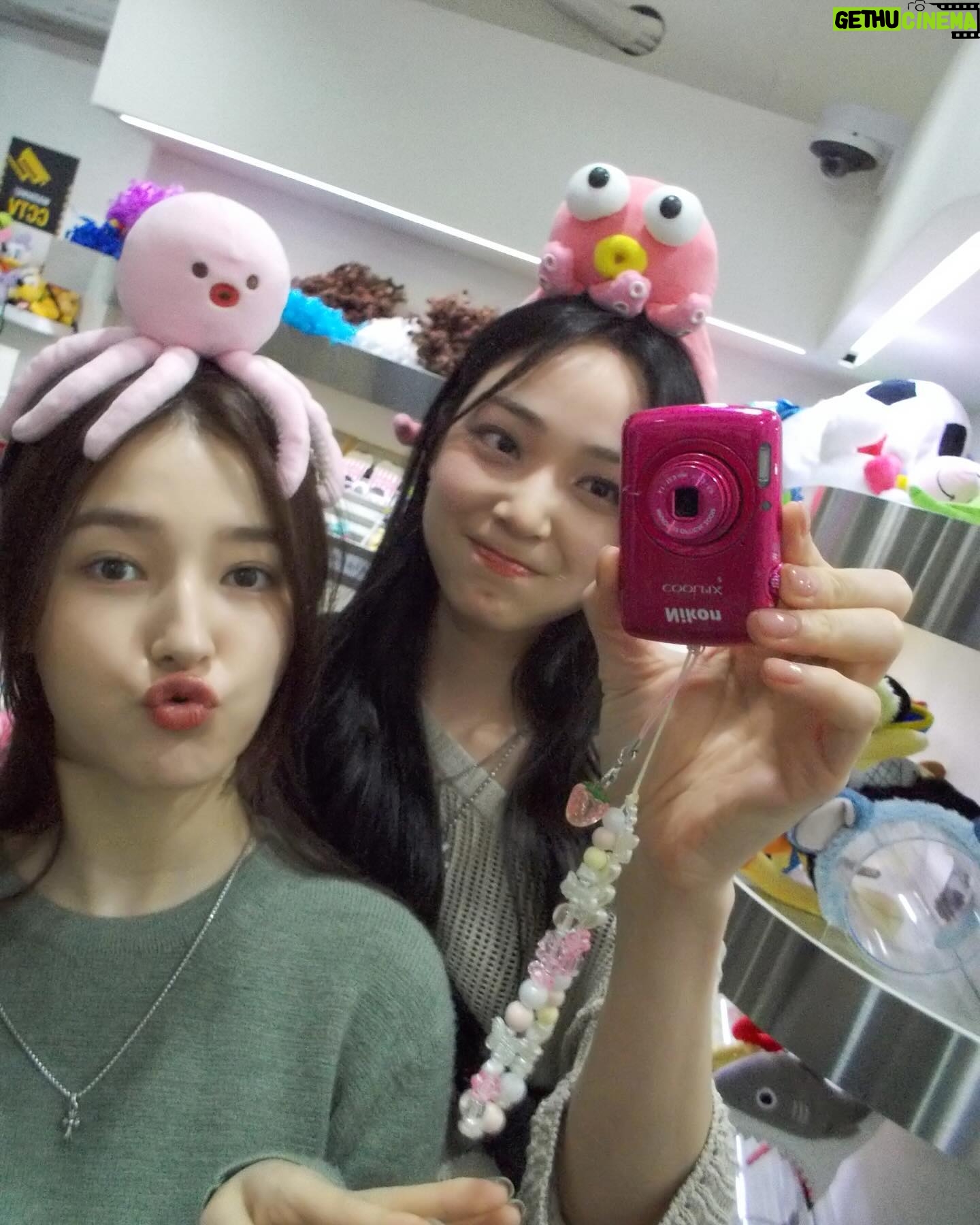 Han Jae-in - 9K Likes - 빙글빙글 돌아가는💭🤍