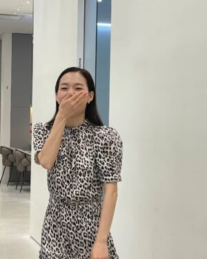 Han Yeri Instagram - 규영이가 올려달랬다. 태그도 함. ❤.