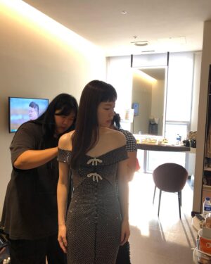 Han Yeri Instagram - 오늘밤 8시 SNL출격!! 쿠팡플레이에서 만나요🔥🔥🔥 #SNL코리아#쿠팡플레이