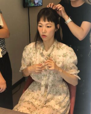 Han Yeri Instagram - 오늘밤 8시 SNL출격!! 쿠팡플레이에서 만나요🔥🔥🔥 #SNL코리아#쿠팡플레이