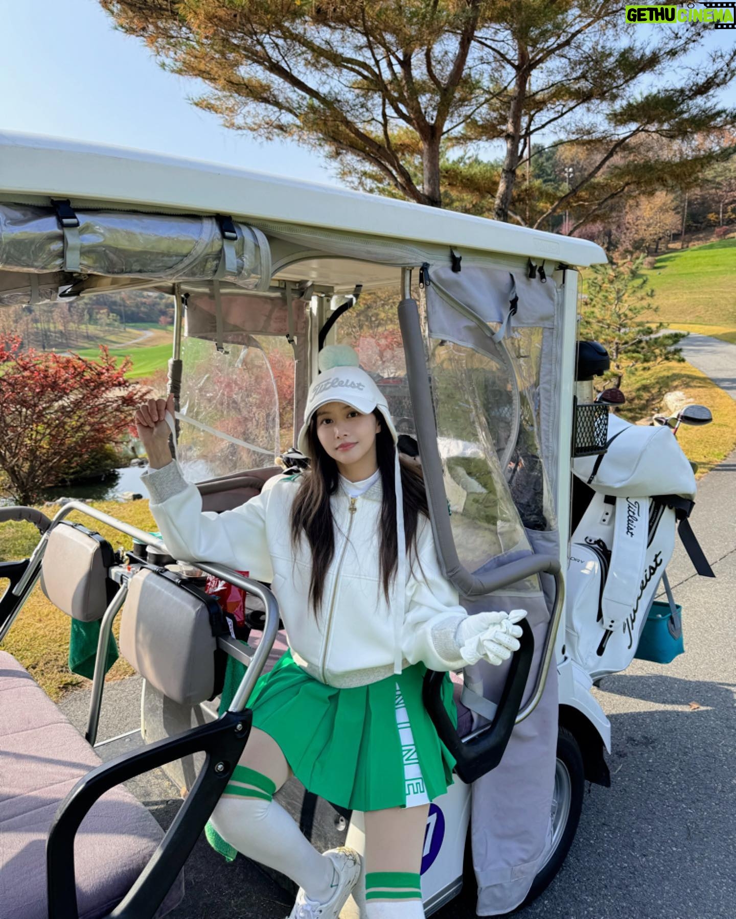 Han Bo-reum Instagram - 골프 덕분에 부지런해 집니다.. ⛳️