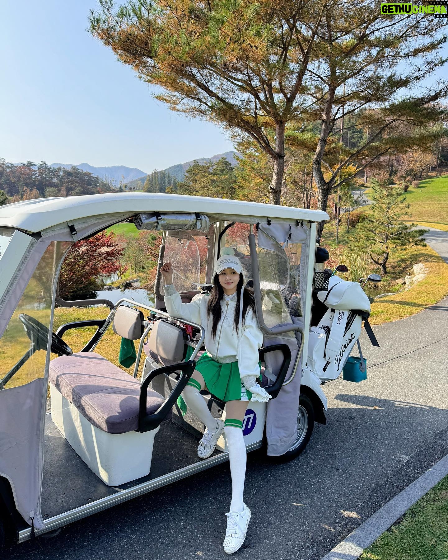 Han Bo-reum Instagram - 골프 덕분에 부지런해 집니다.. ⛳️