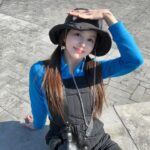 Han Bo-reum Instagram – 오늘은 따듯했다 날씨도 옷도☀️