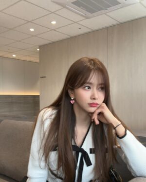 Han Bo-reum Instagram - 아니 시훈이가 흔들린게 감성이라했음🥦