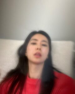 Han Chae-a Instagram - 아이폰 셀카 왜 뿌옇게 나오는지 아는사람 𖤐