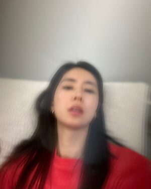 Han Chae-a Instagram - 아이폰 셀카 왜 뿌옇게 나오는지 아는사람 𖤐