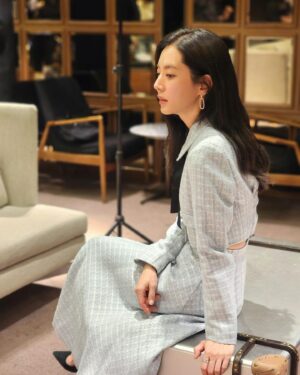 Han Chae-a Instagram - 열일중 🎬