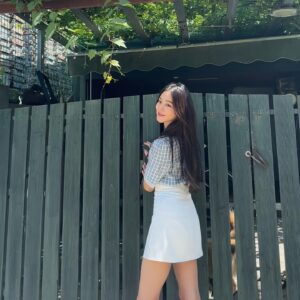 Han Ji-eun Instagram - #소용없어거짓말 🤫