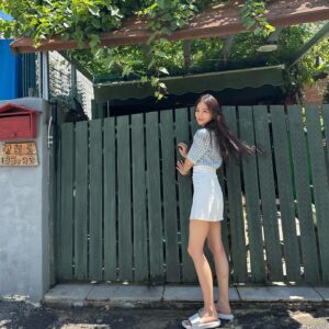 Han Ji-eun Instagram - #소용없어거짓말 🤫