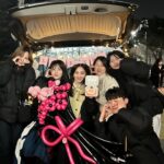 Han Ji-eun Instagram – 당신들이 있어 행복했다.
차디찹고 거센바람에 콧김이 서리는 날까지 
함께해준 모든 순간이 고마웠다. 한경팀.
……애정해💜#스터디그룹