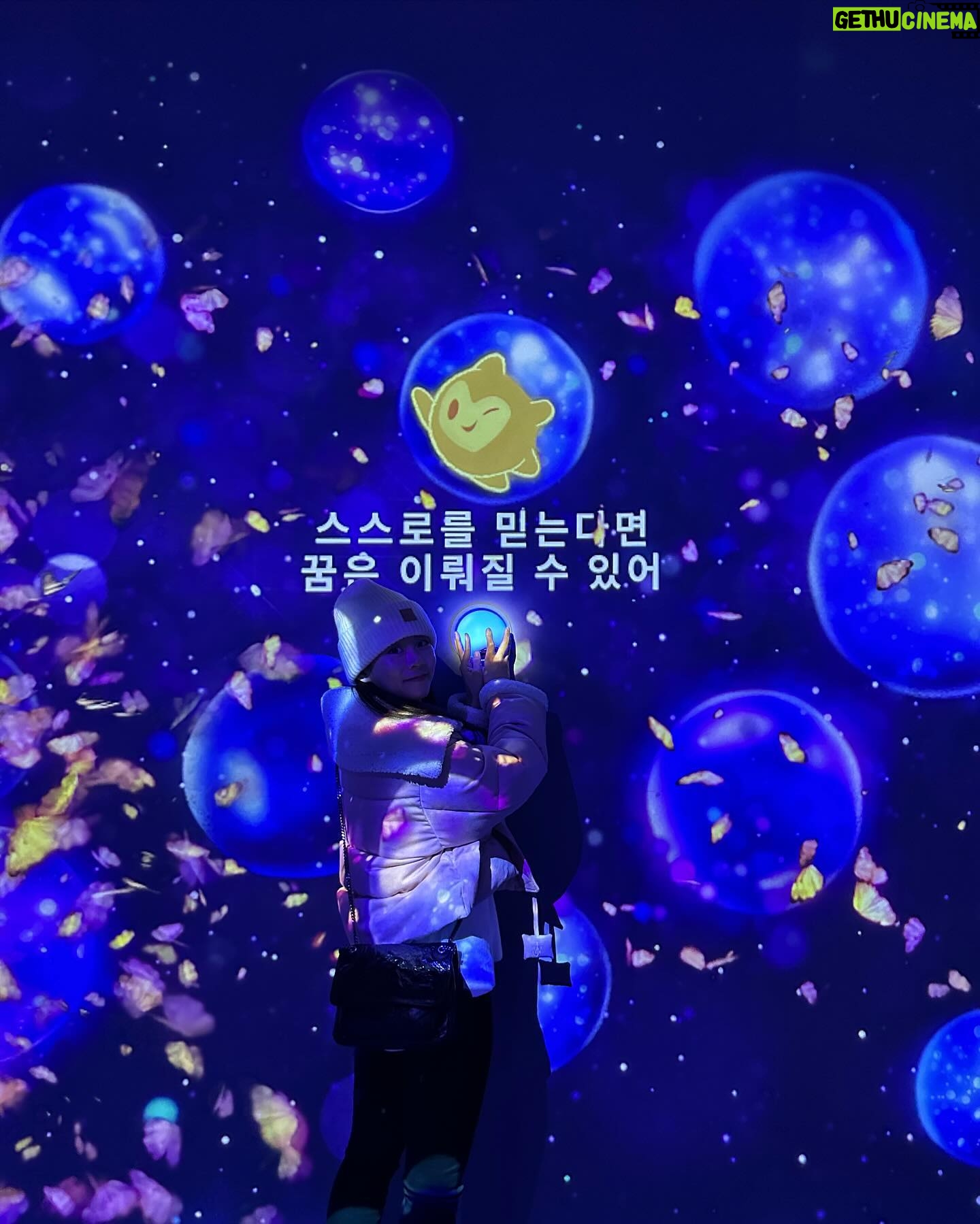 Han Seung-yeon Instagram - #disney 100thanniversary houseofwish