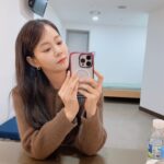 Han Seung-yeon Instagram - #이천시 #청소년진로콘서트 잘 마쳤습니다- 손이 덜덜 떨렸지만- 말은 안버버했으니 다행. 휴- 다들 열심히 행복해지자구요!! (우리 팬들도 너무 고마워요!!!) #너무떨려서집에가고싶었지만또해내찌