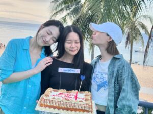 Han Seung-yeon Instagram - #happy #17th #anniversary #kara #gyuri #seungyeon #nicole