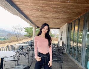 Han So-eun Instagram - 🌸💛🧡(3달만에 피드)