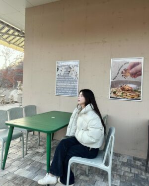 Han So-eun Instagram - 오늘의 일상 
소현이랑 데이트 📸🤍