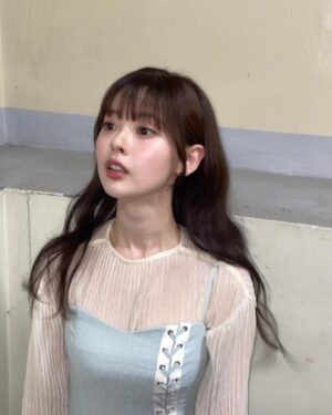 Han Su-ah Instagram - 아카라카 💙🤍💧