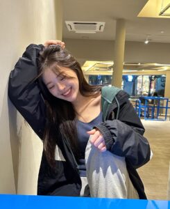 Han Su-ah Instagram - 아직 가을한테 질척대는중 ..