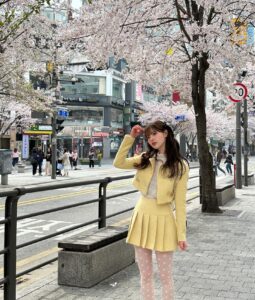 Han Su-ah Instagram - 저두 사실 벚꽃 봤그든요 🌸