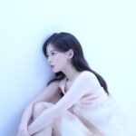 Han Su-ah Instagram - 블러썸 비하인드 🖤