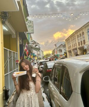 Han Sung-min Instagram - With mom🧡
