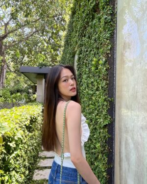 Han Sung-min Instagram - #광고 
In natural, with CHANEL🌺🌿

#MyN1deCHANELDiary #N1DECHANEL #CHANELSKINCARE #REDCAMELLIA #레드까멜리아세럼 #샤넬안티에이징세럼