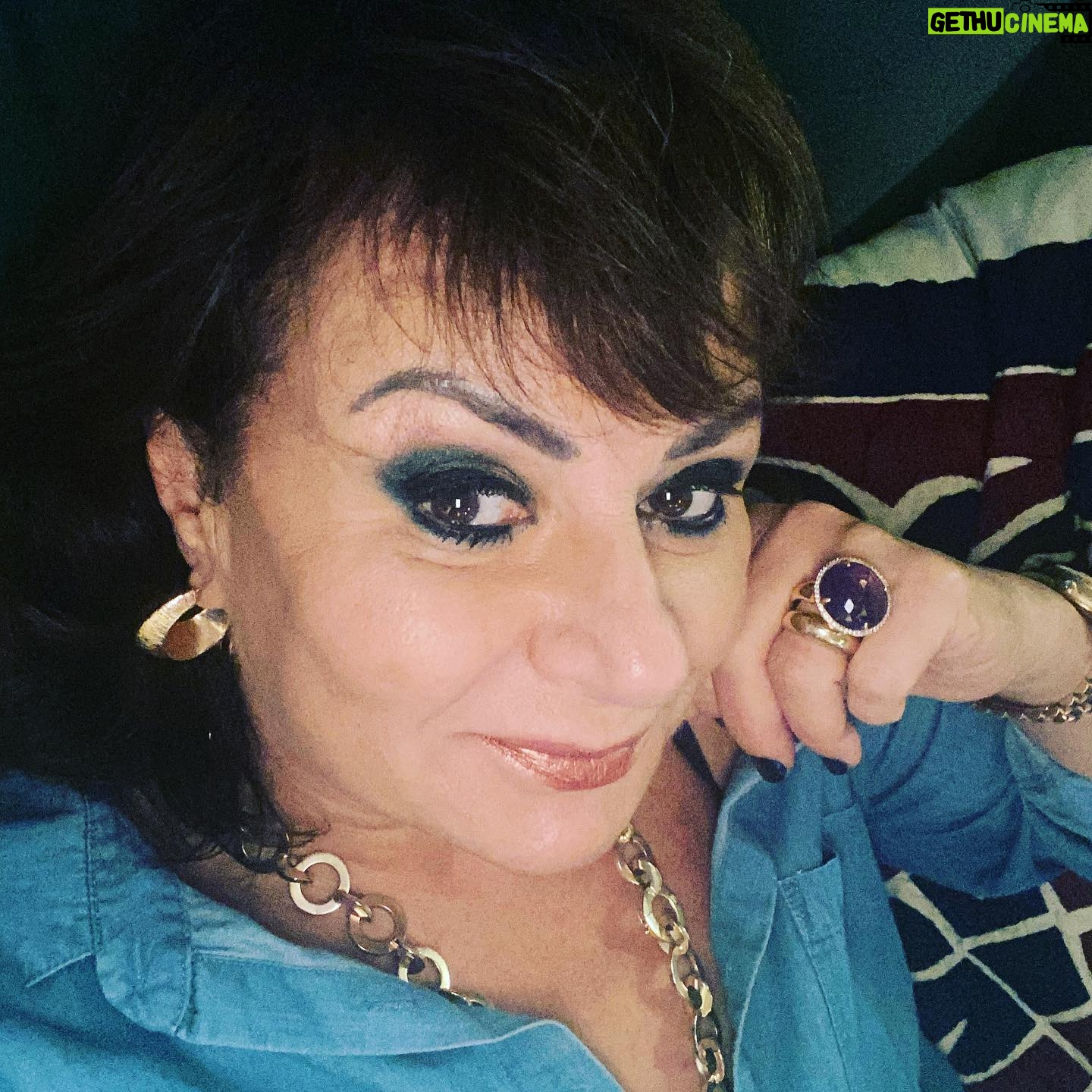 Hana Laslo - 1.3K Likes - מחכה לתוצאות הבחירות הלילה...