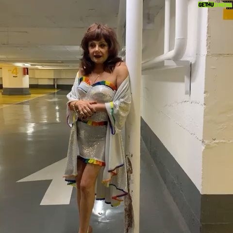 Hana Laslo - 2.1K Likes - פגשתי את אסף פרן כשהתחלתי לעבוד על סיבוב ההופעות החדש שלי ״מי מפחד מחנה לסלאו״
החיבור היה מיידי, והתוצאה הייתה לא פחות ממושלמת.
לכן, כשאמרו לי שאסף לוקח חלק בפרוייקט ״לובשות גאווה״ לא היה לי ספק שאני שם!
את הבגד המיוחד שלי הוא הכין בכישרון בזמן שטילים עפים באוויר, מבלי שיכולתי אפילו להגיע למדוד...
מזל שכבר היו לו את המידות 😉
מחכה לשתף אתכם בקרוב בתוצר הסופי ועד אז - הצצה קטנה ✨
#לובשותגאווה
@asafdivine
@yoavmeir
@gilisivan
@dizengofcenter
@tlv_lgbtq_center
@eitan_tal
@gili_algabi_beauty