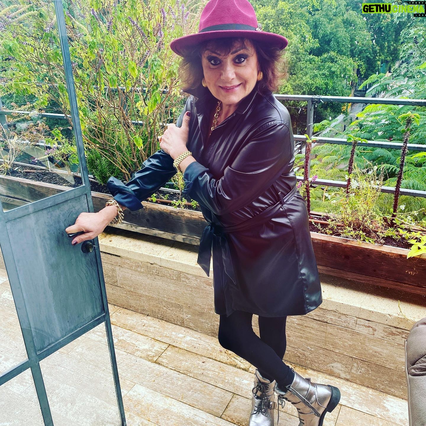 Hana Laslo - 1.4K Likes - שבוע טוב... חורף