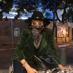 Hana Laslo Instagram - מי מאחורי המסכה?