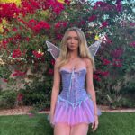 Hana Hayes Instagram - Fairy lights on October nights🧚🏼🧚‍♀️
