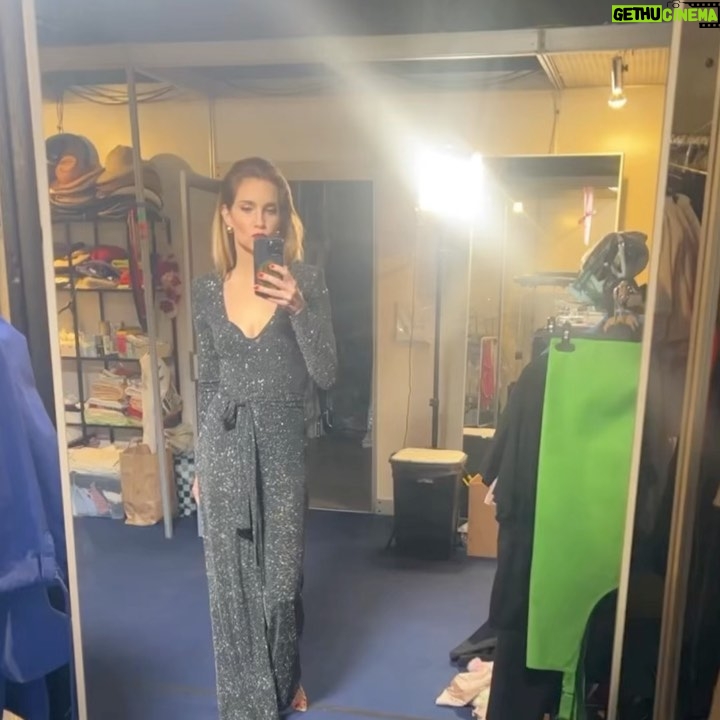 Hana Vagnerová - 4.2K Likes - Takove normalni pondeli s @petranesvacilova ❤️❤️❤️
🎬🎬🎬