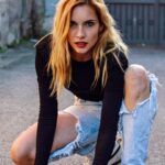 Hana Vagnerová Instagram - 📸 by @marcomelfiphoto 🖤 #photoshoot #actress #roma #italiansdoitbetter #woman #femalepower #energy #friends #newadventure #lovemylife