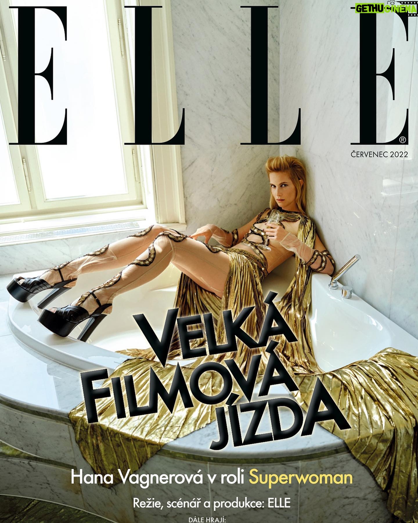 Hana Vagnerová - 3.2K Likes - 1/3 • Velká filmová jízda přichází do kin! O režii, scénář a produkci se nepostaral nikdo jiný, než ELLE. A o bravurní herecké výkony se utkala ta nejdůležitější jména současné české filmové scény. Premiéru filmu račte absolvovat na stránkách červencového vydání ELLE!
V hlavní roli #Superwoman: @iamhanavagnerova
Dále hrají:
@denisabee #JiriBartoska @jefunina @jancina_cz @beatakanokova @leona_sklenickova @adammisik #AnnaFialova @elizaveta__maximova @pavla_gajdosikova @mariepoulova @jitka_schneiderova @vodochodskyv @janaplodkova @matyas_reznicek @formans @geislerka
Červencová ELLE vychází již tuto středu. Tentokrát můžete vybírat ze tří obálek. Předplatitelé se na svůj výtisk mohou těšit ještě o něco dříve.
——
Foto: @matustoth_photographer
Asistent fotografa: @simon_gut
Šéfredaktorka: @valentinanizka
Styling: @milenazhu
Asistentky stylistky: @r_vargova, @anna_vorozheykina
Make-up: @ivanatoky, @renatazelinka, @dasa.kr, @margitavisage
Vlasy: @tylmarty
Produkce: @lenkahegerova
Připravila: @mariya_patrovska
Na obálce je herečka @iamhanavagnerova, na sobě má šaty a boty @gucci.
Za poskytnutí prostor k focení děkujeme hotelu @nhcollectionpraguecarloiv.
#ELLECzech #ELLE #ELLEFashion #ELLEBeautyLounge #VelkaFilmovaJizda