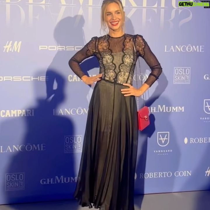 Hana Vagnerová Instagram - Thank you @harpersbazaarcz for having me and for a fabulous night ❤️❤️❤️❤️❤️ Dress by amazing @klaranademlynskaofficial 📸 by @ivankassa @harpersbazaarcz #beauty #strong #women #actress #glamour #elegance #classy #chic #friends #power #energy #lovemylife