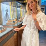 Hana Vagnerová Instagram – Hrda ambasadorka Breitlingu🖤

Saty by @klaranademlynskaofficial 

@breitling @breitling_prague_squad 
#breitling #squadonamission #swissmade #watches #chronomat