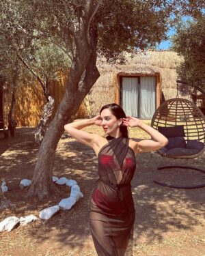 Hande Kaptan Instagram - she is a red flag but red is your fav color.