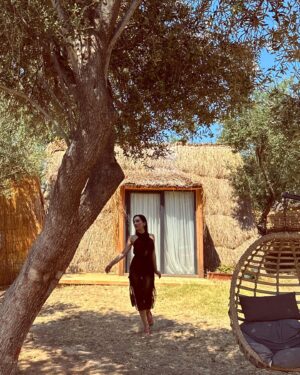 Hande Kaptan Instagram - she is a red flag but red is your fav color.