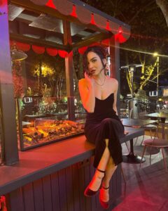 Actress Hande Kaptan HD Instagram Photos and Wallpapers June 2023
