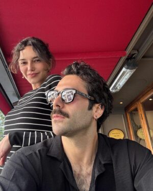 Hande Ataizi Instagram - Hayatınızdaki hiç bir anın güzelliğini atlamayın 🥳💕☕️
