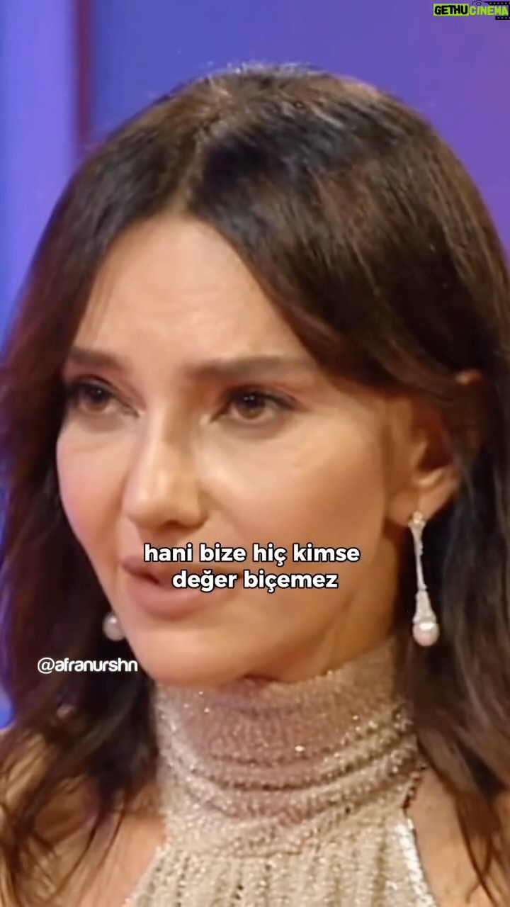 Hande Ataizi Instagram - Hangi Çılgın Bana Zincir Vuracakmış? Şaşarım…