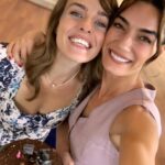 Hande Subaşı Instagram - İyi ki doğmuş kardeşlerin en güzeli 🥰🥳🎂🥂 @tugbacommakar #happybirthday #yasemin 🤍 #nergis #bahtoyunu @benemrahben @fundailhn @senemzencir @bahtoyunu @arcfilmyapim @kanald