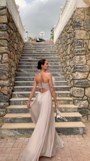 Hande Subaşı Instagram - L🤍VE ;) #wedding #june2022