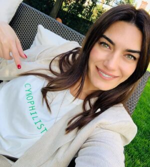 Hande Subaşı Instagram - It’s me ✋🏼🫠🤍 #cynophilist #dogslover #animallovers