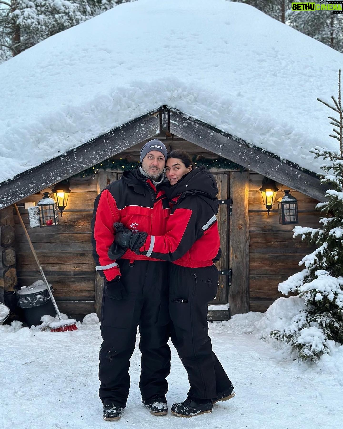 Hande Subaşı Instagram - Son 😄🤘🏼❄️🤍 #finland #huskyride