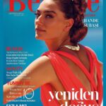 Hande Subaşı Instagram - Bu ay @bestylemagazine de ben varım❤️ Uzun bir aradan sonra eski arkadaşlarımla, bu güzel ekiple bir araya gelip çalışmak süperdi. Ellerinize sağlık🙏🏼 siz de iyi ki varsınız🤗🤍💫 @management.be Röportaj: @tugceorcunus Fotoğraf: @emreyunusoglu_ Moda Editörü: @hknylcn Makyaj: @erkanuluc Saç: @feritbelli_official @no21istanbul Backstage: @sozmentor Moda Editörü Asistanları: @firatgencdogan Selin Arslan Supervisor: @arslansinanarslansinan Retouch: @yurtbayenes Dijital İçerik Direktörü: @tugceorcunus Dijital İçerik Editörü: @naymanbatimor @kezbanbelettt @yarennakturk @swissotelthebosphorus’a teşekkürler #HandeSubaşı #BahtOyunu #BahtOyunuNergis #bestylemagazine #bestylish