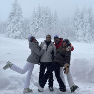 Hande Subaşı Instagram - Winter mood 👻🤍❄️ #couples 
#uludağ #march2022 #ski #turkey