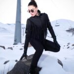 Hande Subaşı Instagram – 🖤❄️ #shootingformyself  Thanks to @unalavcii