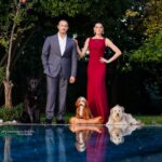 Hande Subaşı Instagram - “ Family Portrait “ 🤍🧿 Aşklarımmm❤️🥹 #onlygoodvibes Muhteşem fotoğraflar için çok teşekkürler 🙏🏼🫠 @soydanerpetphotography #myeverything #güzeladam #myboys #mygirl #germanshepherd #labradoodle #glennofimaalterrier